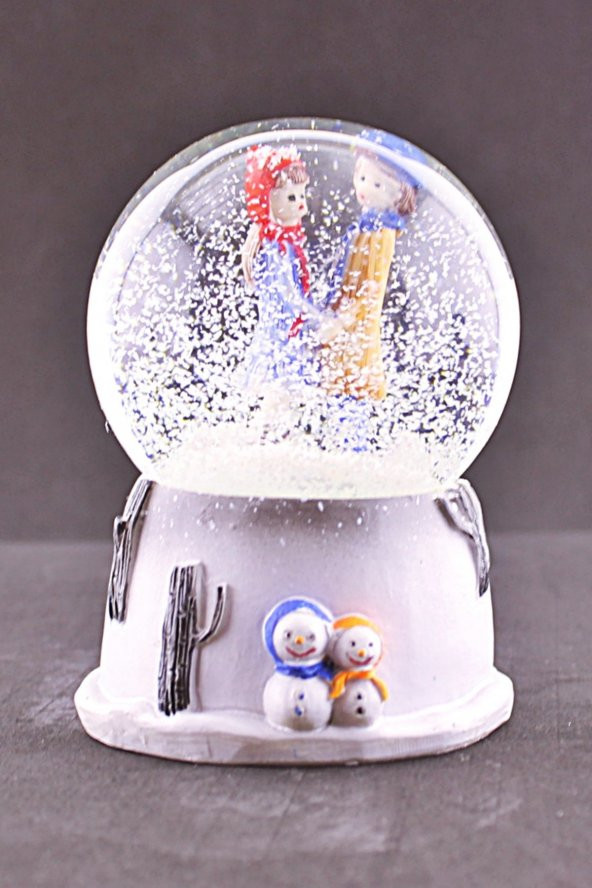 Sevgiliye El Ele Tutuşan Aşıklar Kar Küresi 9 cm - 2