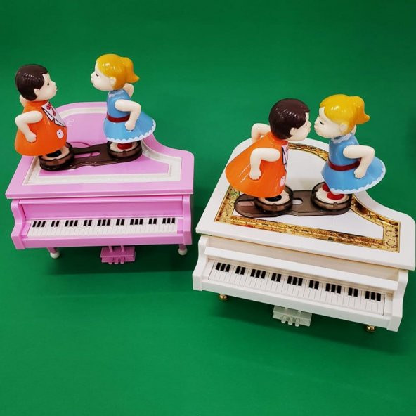 Piyano Tasarımlı öpüşen Aşıklar Müzik Kutusu