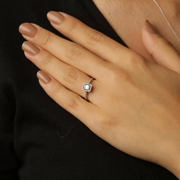 Pırlanta Taşlı Yüzük ürün görseli 1