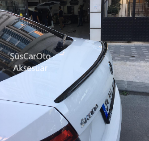 Skoda Octavia Bagaj Üstü Spoiler Bagaj Çıtası Piano Black - 4