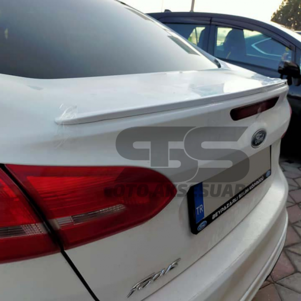 Ford Focus 3- 3,5 Bagaj Üstü Slim Spoiler Piano Black Parlak Beyaz - 2