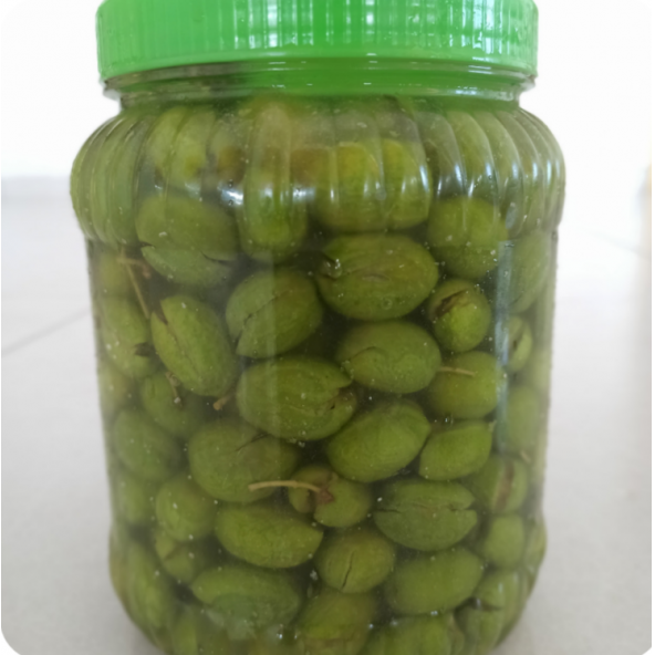 Yeşil kırma zeytin (3 kg lık pet kavanoz 2 kg zeytin)