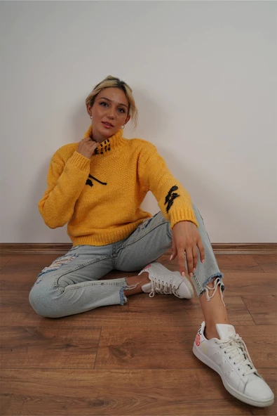 Kadın Boğazlı ve Pul Detaylı Kazak Sarı - Resim 4