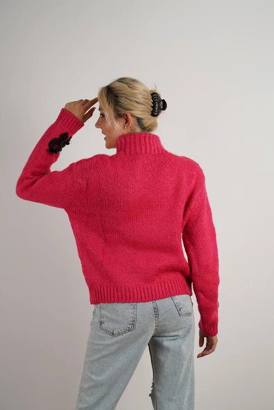 Kadın Boğazlı ve Pul Detaylı Kazak Fuşya - 2