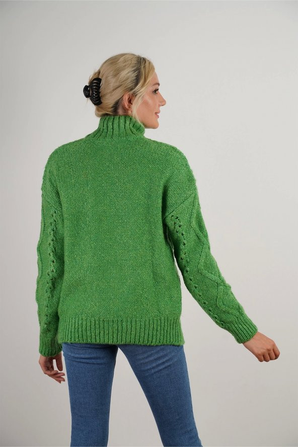 Kadın Baklava Desen Kabartmalı ve Taşlı Çiçek Detaylı Kazak Yeşil - 5