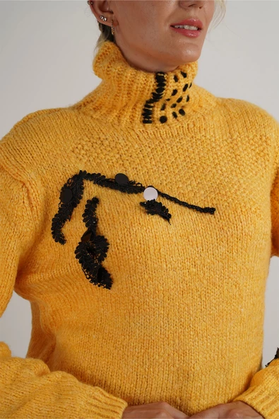 Kadın Boğazlı ve Pul Detaylı Kazak Sarı - Resim 6