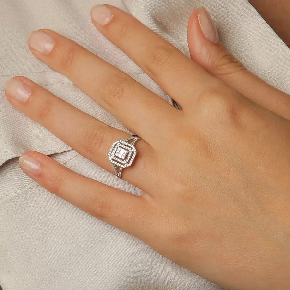 Pırlanta Baget Taşlı Yüzük ürün görseli 1