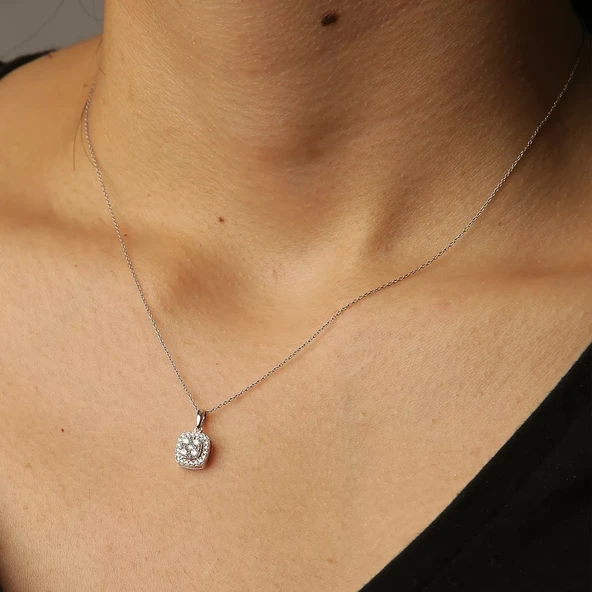 Pırlanta Taşlı Kolye