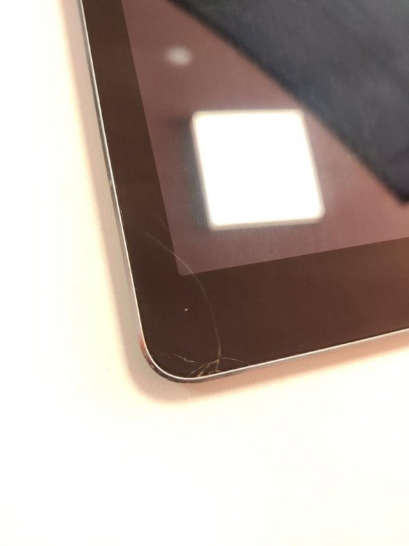 Apple iPad Air A1474 32 Gb Uzay Grisi MD786TU/B DEFORMELİ - 2