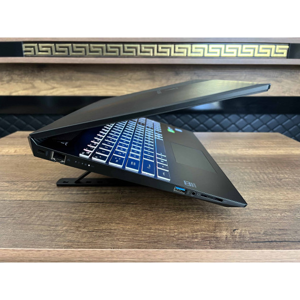 Casper Excalibur G770.9300-8VH0F İKİNCİ EL Intel Core i5 9300H 8GB 512GB SSD GTX1650 W10 15.6" FHD - 6