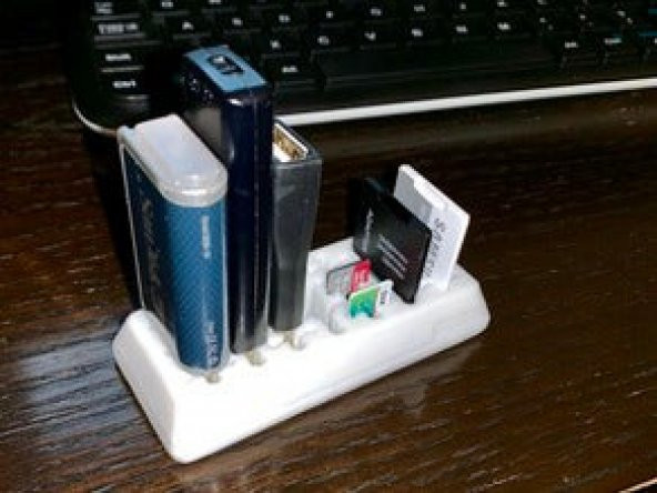 Sd Mini Kart Flash Disk Usb Organizer Tutucu Masaüstü Düzenleyici - 7