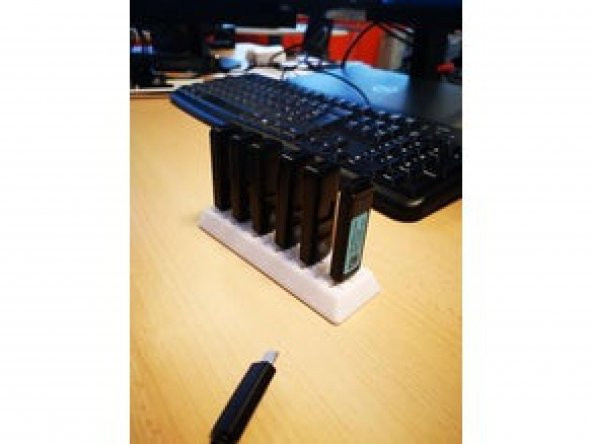 Sd Mini Kart Flash Disk Usb Organizer Tutucu Masaüstü Düzenleyici - 8