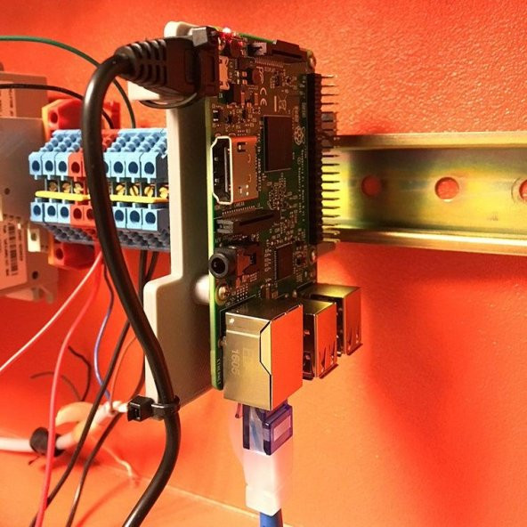 Raspberry Pi DIN Ray Bağlantısı  Organik Plastikten Aparat - 2
