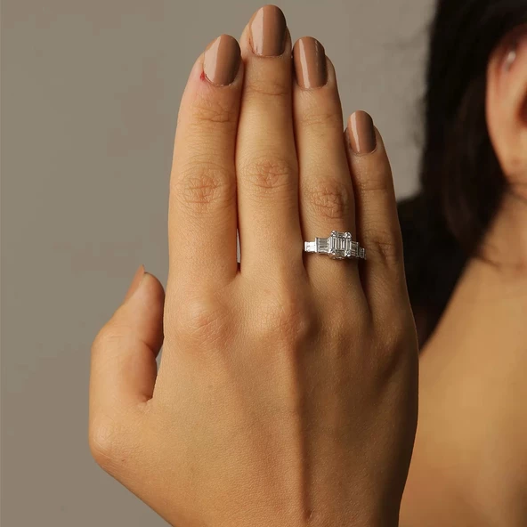 Pırlanta Baget Taşlı Yüzük ürün görseli 1