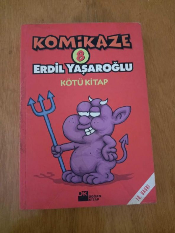 KOMİKAZE    8   -   KÖTÜ  KİTAP