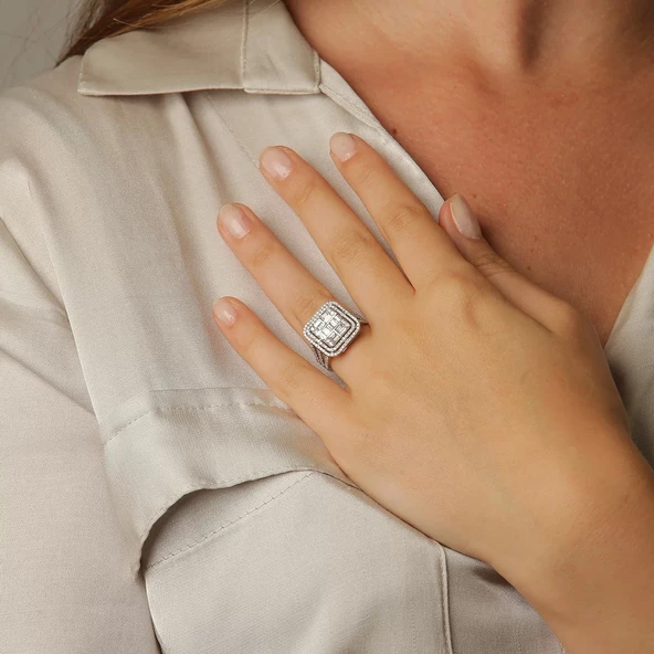 Pırlanta Kare Baget Taşlı Yüzük ürün görseli 1