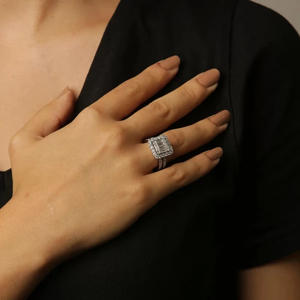 Pırlanta Kare Baget Yüzük ürün görseli 1