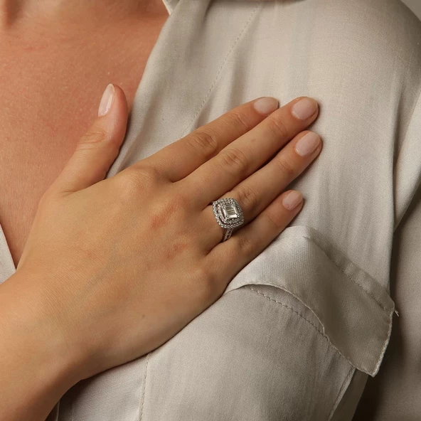 Pırlanta Kare Baget Yüzük ürün görseli 1