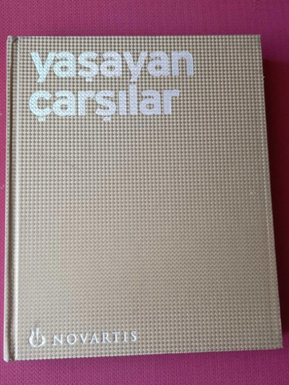 YAŞAYAN ÇARŞILAR   ( Fotoğraflar: Bennu Gerede, Jörg Koopmann, Merih Akoğul, Oliviero Olivieri, Serdar Tanyeli, Tahsin Aydoğmuş  )