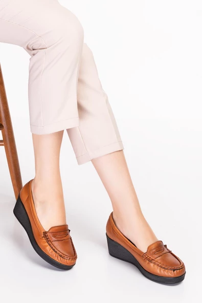 Artı-Artı014-14126 Hakiki Deri Ortopedik Kadın Platform Topuk Ayakkabı - Resim 2