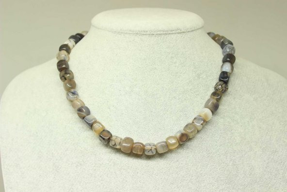 Akik Taşı Küp Şekilli Kolye 7-8mm Aralığı (Klipsli) (23810) ürün görseli