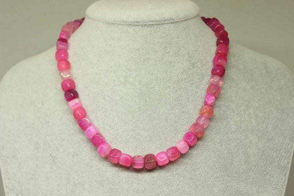 Akik Taşı Küp Şekilli Kolye 7-8mm Aralığı (Klipsli) (23820) ürün görseli