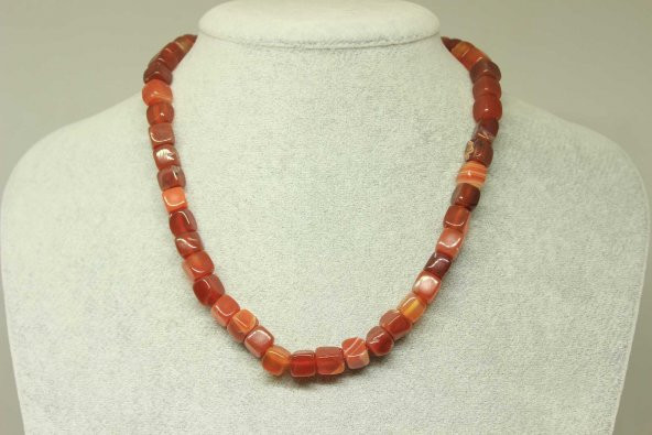 Akik Taşı Küp Şekilli Kolye 7-8mm Aralığı (Klipsli) (23835) ürün görseli