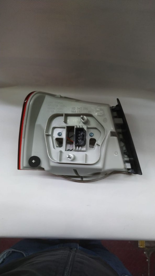 JETTA 2006-2011 SAĞ DIŞ STOP ürün görseli