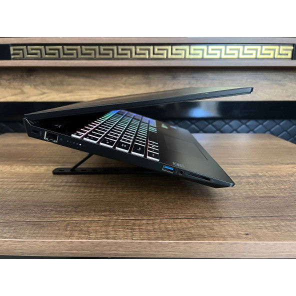 Casper Excalibur G770.9300-8EH0F İKİNCİ EL Intel Core i5 9300H 8GB 512GB SSD GTX1650 W10 15.6" FHD - 6