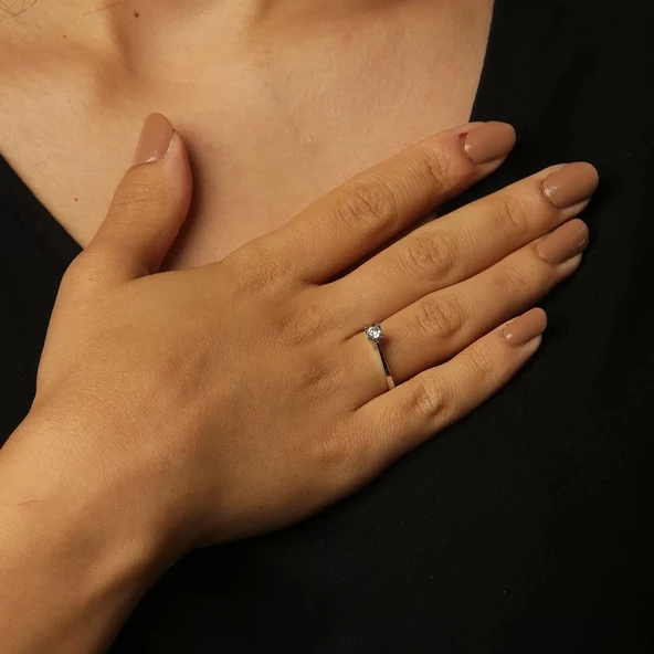 Pırlanta Tektaş Yüzük ürün görseli 1