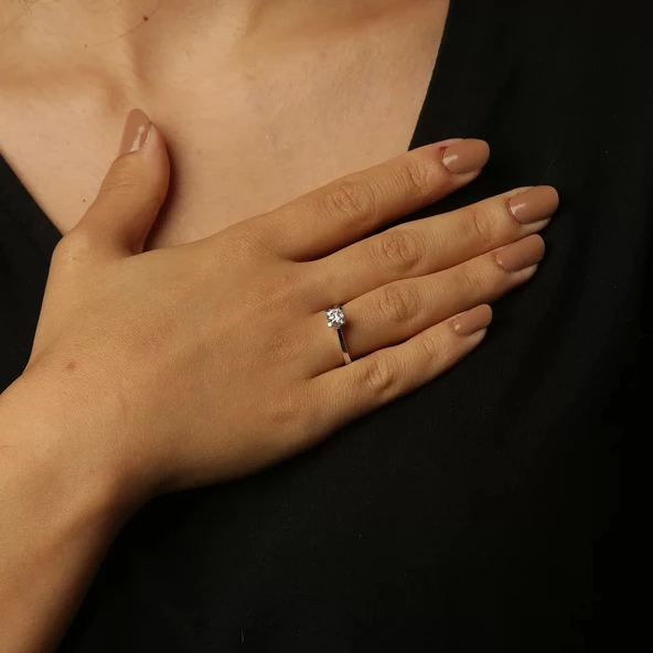 Pırlanta Tektaş Yüzük ürün görseli 1