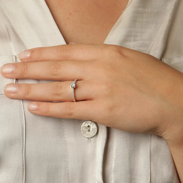 Pırlanta Tektaş Yüzük ürün görseli 1