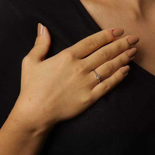 Pırlanta Tektaş Yüzük ürün görseli 1