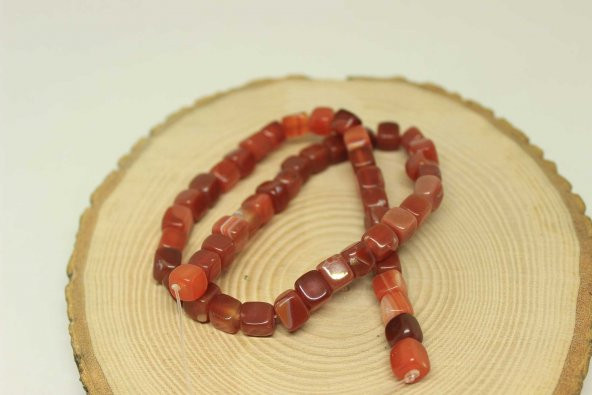 Akik Taşı Küp Şekilli 7-8mm Aralığı Dizi (24235) ürün görseli