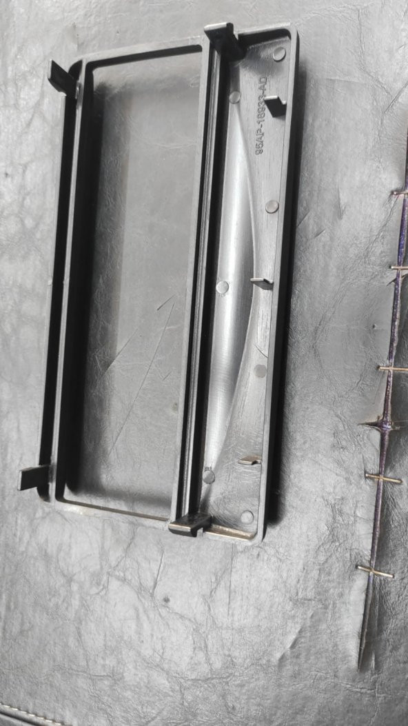 FORD ESCORT RADYO TEYP ÇERÇEVESİ