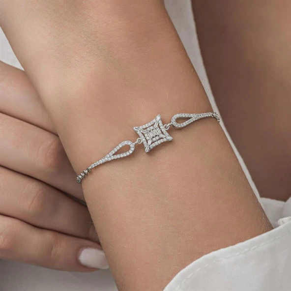 Zirkon Süslemeli Baget Taşlı Rodyum Kaplama 925 Gümüş Kadın Bileklik - 2