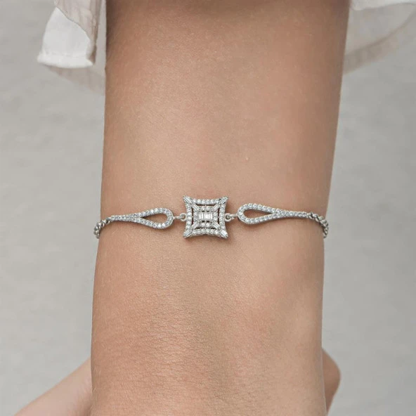 Zirkon Süslemeli Baget Taşlı Rodyum Kaplama 925 Gümüş Kadın Bileklik - 9