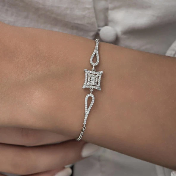 Zirkon Süslemeli Baget Taşlı Rodyum Kaplama 925 Gümüş Kadın Bileklik - 12