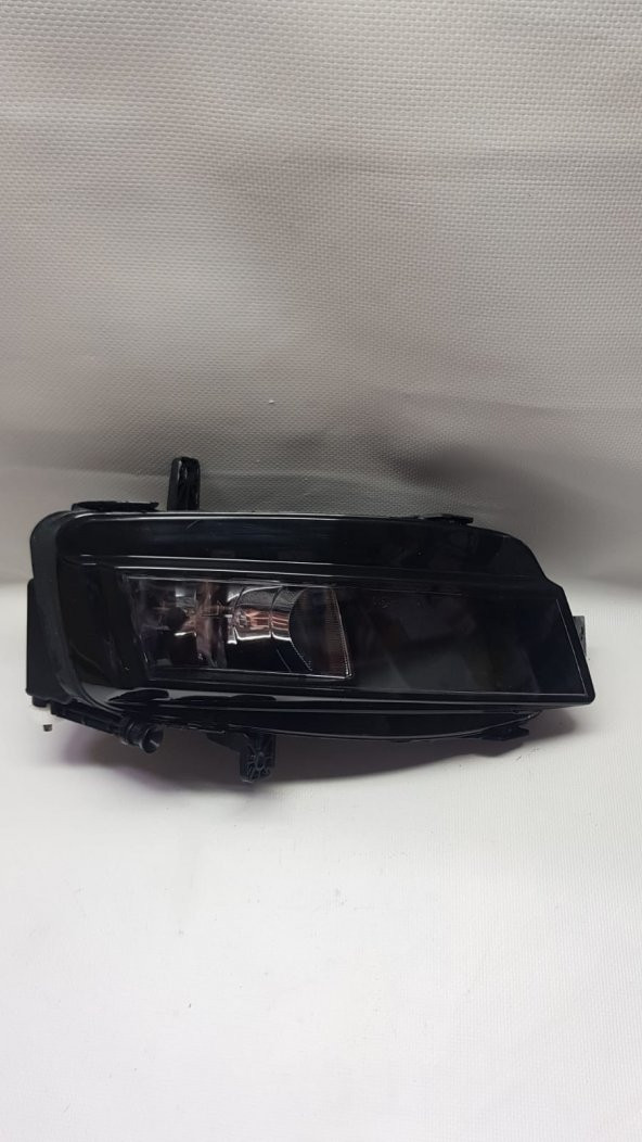 GOLF7 SİS FARI SAĞ 5G0941662 ürün görseli