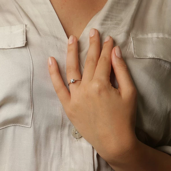 Miracle Tektaş Pırlanta Yüzük ürün görseli 1