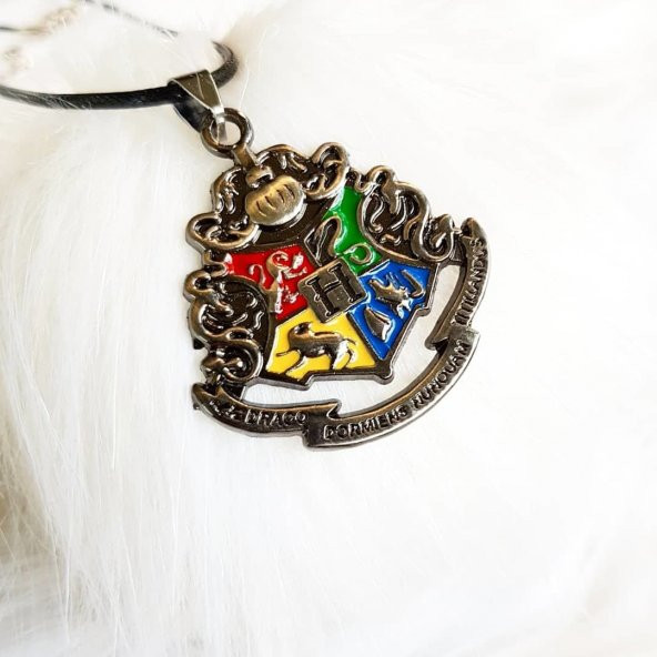 Hogwarts Logo Metal Kolye  Kolye Aksesuar Takı Şık Süs