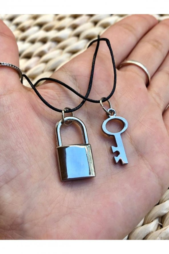 Kilit Ve Anahtar Çift Kolyesi - 2