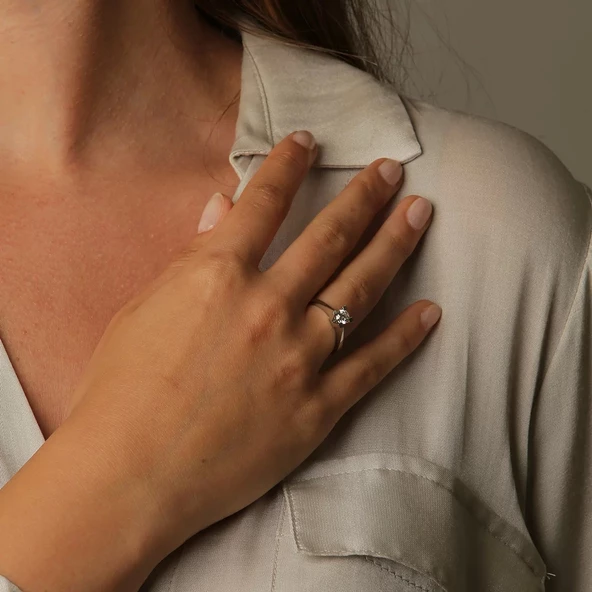 Pırlanta Tektaş Yüzük ürün görseli 1