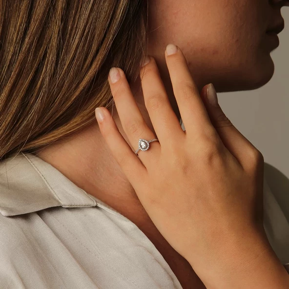 Pırlanta Damla Taşlı Yüzük ürün görseli 1