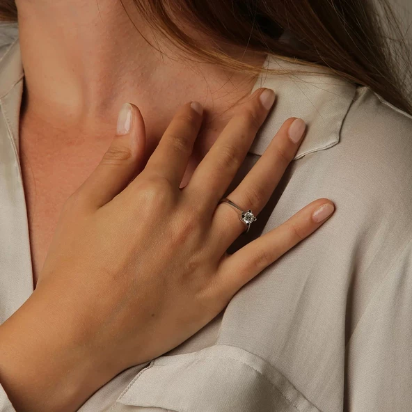 Pırlanta Tektaş Yüzük ürün görseli 1