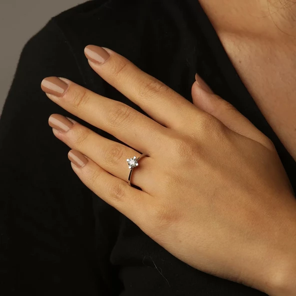 Pırlanta Tektaş Yüzük ürün görseli 1