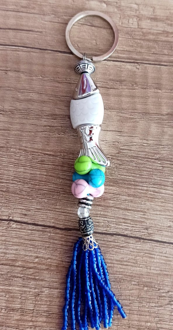 Kum Boncuklu Beyaz Balıklı Anahtarlık - 2