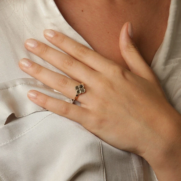 Van Cleef Yonca Model Yüzük ürün görseli 1