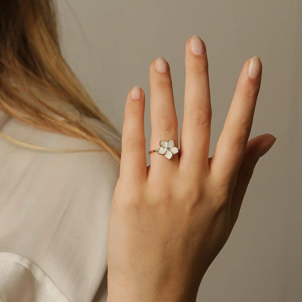 Beyaz Mineli Yüzük ürün görseli 1