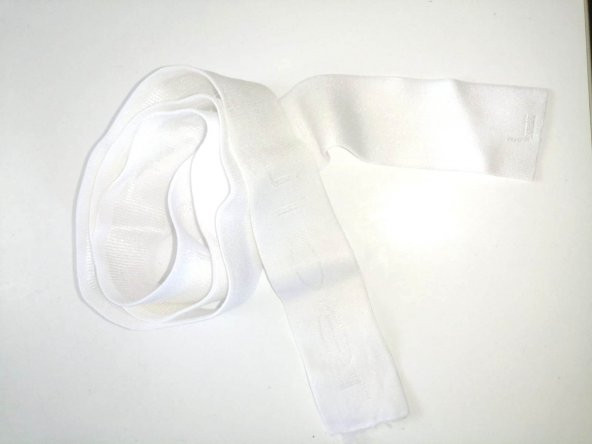 Lastik beyaz yazılı desenli  3,5Cm  5Mt Şort,Paça,kol Ve Don Lastiğidir 1 Paket 5Mt